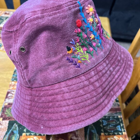 Hand Embroidered FLORAL Red Rose Bucket Hat, Beautiful Handsewn Gift, One-Size - Picture 3 of 3
